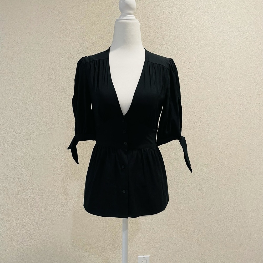 EXPRESS Women deep V black blouse